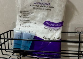 شقة بغرفة معيشة وغرفة نوم 