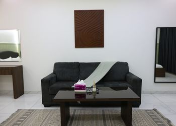 استديو بأثاث مريح وبسيط 