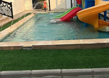 شاليه بألعاب مسبح