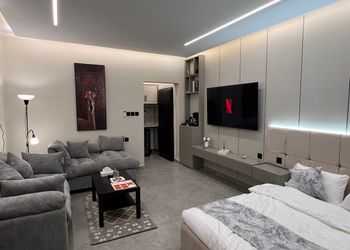 استديو بتصميم أنيق ودخول ذاتي