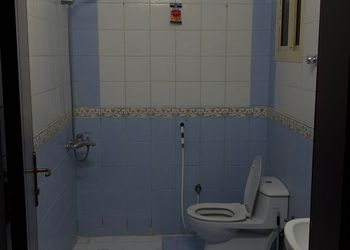 استديو بسرير ماستر وجلسة جانبية