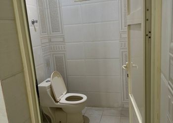 شاليه بجلسة خارجية ومسبح