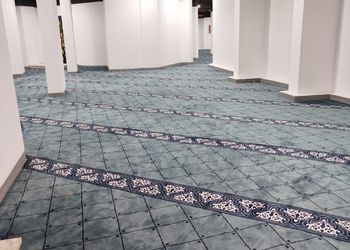 استديو بأثاث مريح وبسيط 