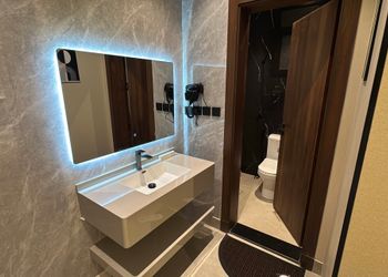 استديو بأثاث مريح وبسيط 