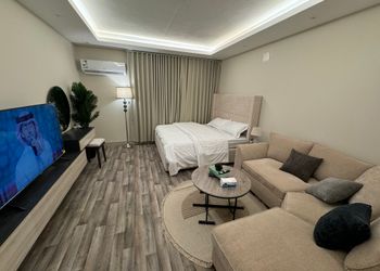 استديو بتصميم أنيق ودخول ذاتي