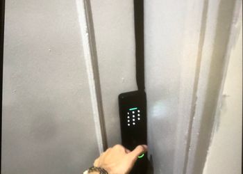 استديو بسرير ماستر وجلسة جانبية 