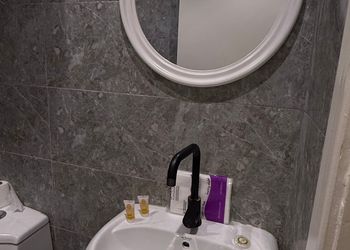 استديو بسرير ماستر وجلسة جانبية 