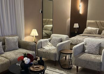 استديو بأثاث مريح وبسيط 