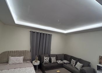 استديو بسرير فردي وجلسة 