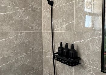 استديو بأثاث مريح وبسيط 