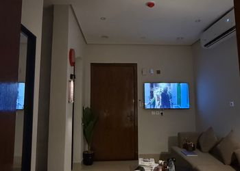 شقة بغرفة معيشة وغرفة نوم 