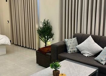 استديو بسرير ماستر وجلسة جانبية 