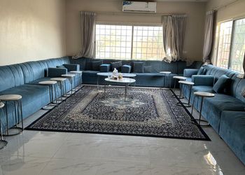 استراحة بمجلس وفناء خارجي 