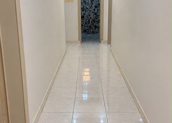 شقة بصالة مريحة وغرفتين نوم 