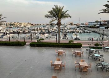 شقة بصالة انيقة وإطلالة مميزة