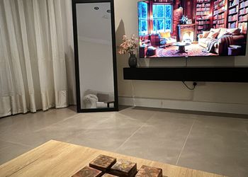 شقة بغرفة معيشة وغرفة نوم 