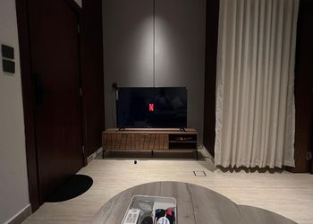 شقة بصالة مريحة ودخول ذاتي 