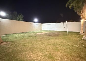 استراحة بملعب كرة طائرة ومسبح 