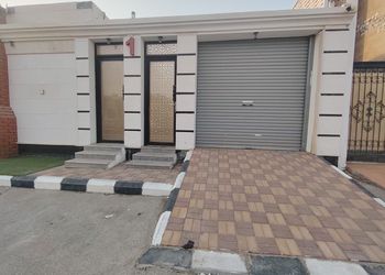 شاليه بجلسة خارجية وألعاب اطفال 