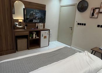 استديو بسرير ماستر