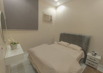 شاليه بجلسة خارجية ومجالس