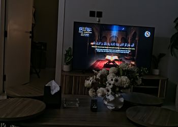 شقة بغرفة معيشة وغرفتين نوم 
