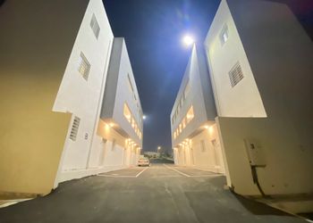 استديو هادئ بدخول ذاتي 