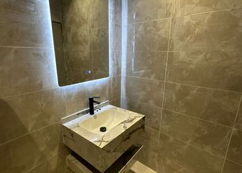 استديو بأثاث مريح وبسيط 