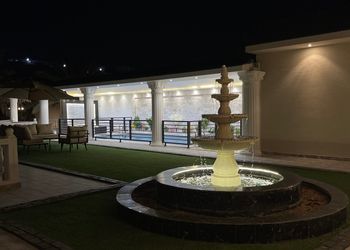 استراحة بمسطح اخضر ومسبح