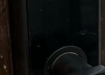استديو بسرير ماستر وجلسة جانبية 
