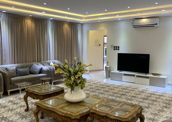 استراحة بمسطح اخضر ومجالس