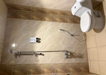 استديو بأثاث مريح وبسيط 