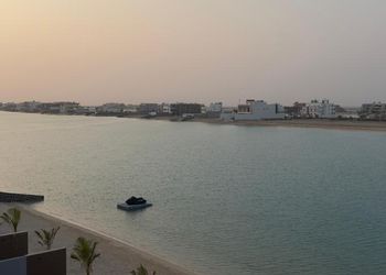 شاليه باطلالة على البحر