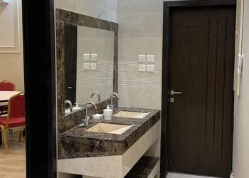 شاليه بمسبح وجلسه خارجيه