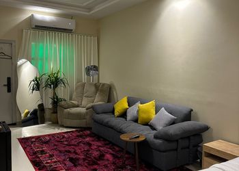 استديو بتصميم هادئ ودخول ذكي