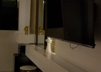 استديو بسرير ماستر وجلسة جانبية