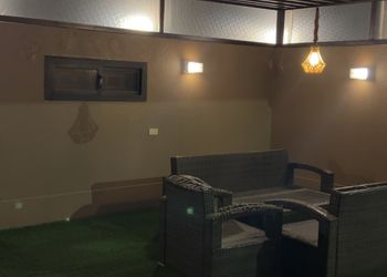 شقة بغرفة نوم وصالة مريحة 