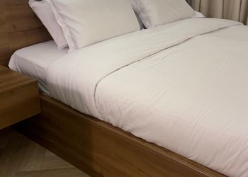استديو بسرير ماستر وجلسة جانبية