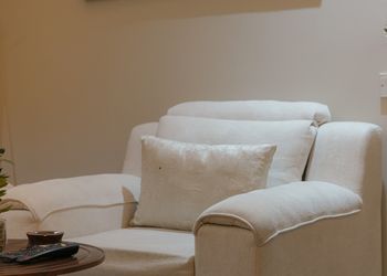 استديو بسرير ماستر وجلسة جانبية 