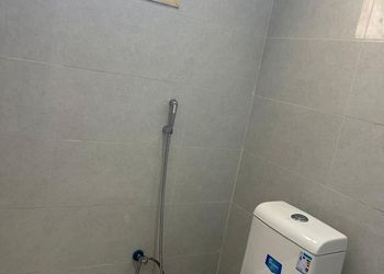 شقة بغرفة معيشة وغرفة نوم 