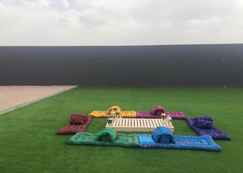 استراحة بمجلس وفناء خارجي 
