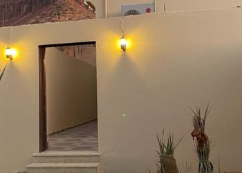 شقة بغرفتين نوم بأثاث هادئ