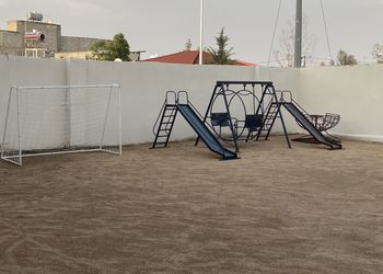 شاليه بمسبح داخلي ومجالس انيقة