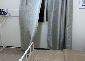 شقة بصالة جلوس وغرفة نوم