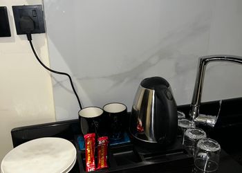 استديو بسرير ماستر وجلسة جانبية