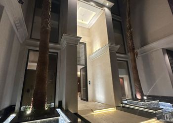 استديو هادئ بدخول ذاتي 