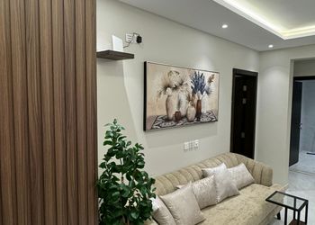 شقة بصالة أنيقة ودخول ذاتي 