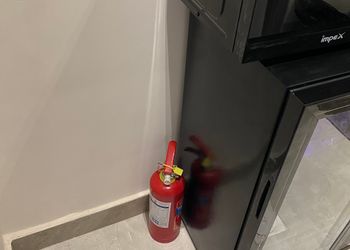 استديو بسرير ماستر وجلسة جانبية 