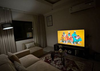 استديو بسرير ماستر وجلسة جانبية