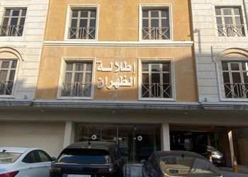 شقة بصالة وغرفة نوم وبأثاث بسيط